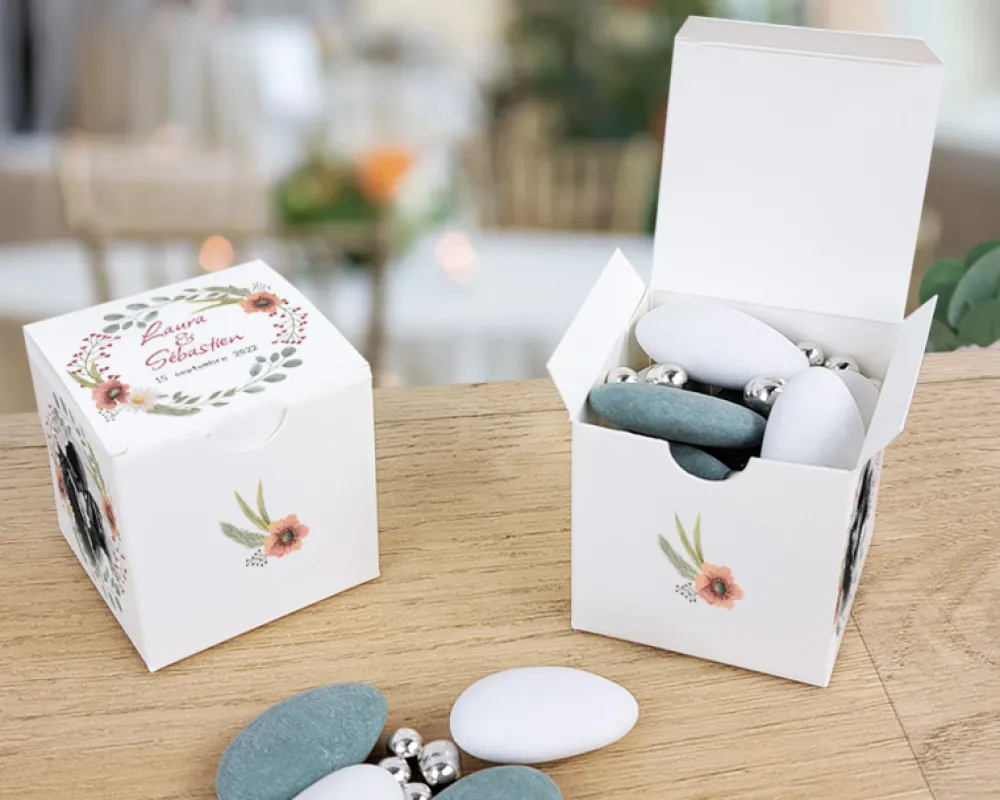 Boîtes à dragées personnalisées avec dragées chocolat et amandes - Mariage bohème|Cadeaux.com Hot
