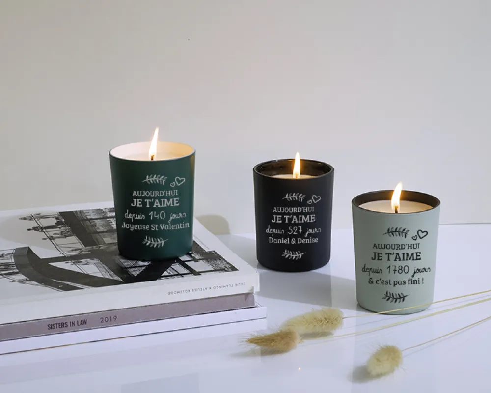 Bougie personnalisable parfumée - Aujourd'hui je t'aime depuis X jours|Cadeaux.com Outlet