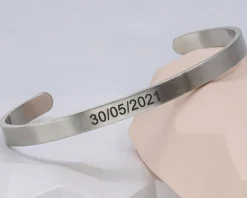 Bracelet jonc personnalisable pour homme en acier mat|Cadeaux.com New