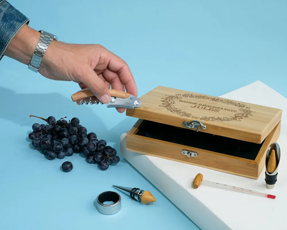 Coffret sommelier personnalisé - 5 accessoires - Bonne dégustation|Cadeaux.com New