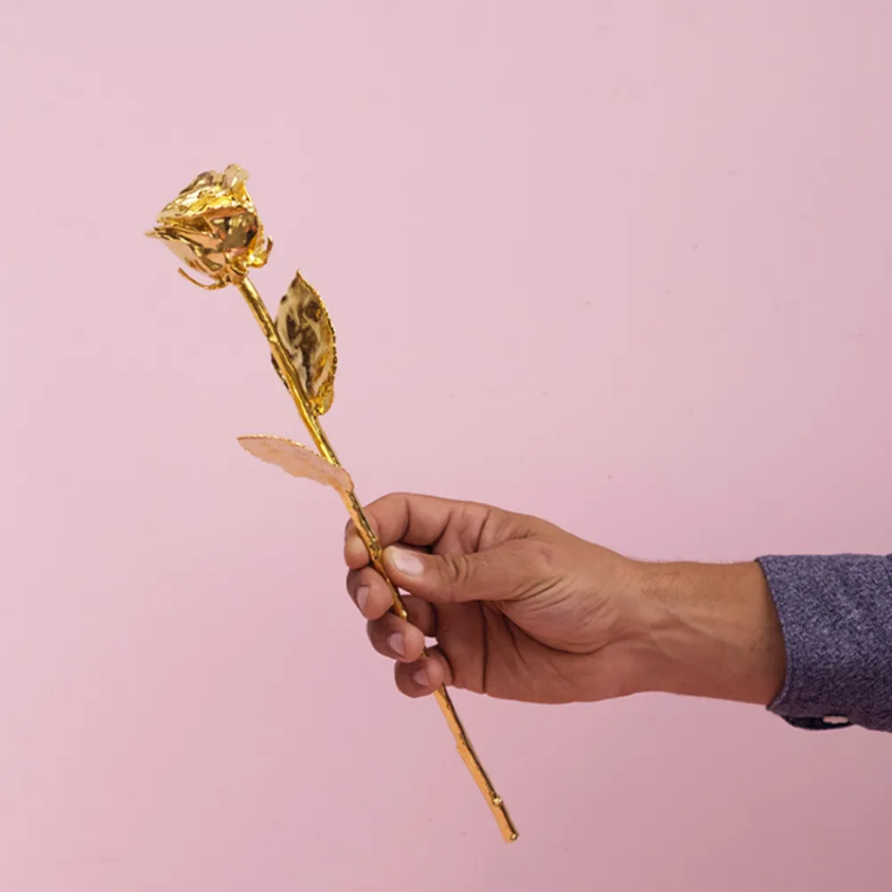 Grande rose en or dans son écrin personnalisable - Dessin au trait|Cadeaux.com Best