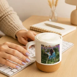 Mug en liège personnalisé - Composition d'une jeune maman|Cadeaux.com Outlet