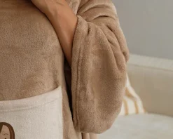 Plaid à manches personnalisé - Family Circus|Cadeaux.com Sale