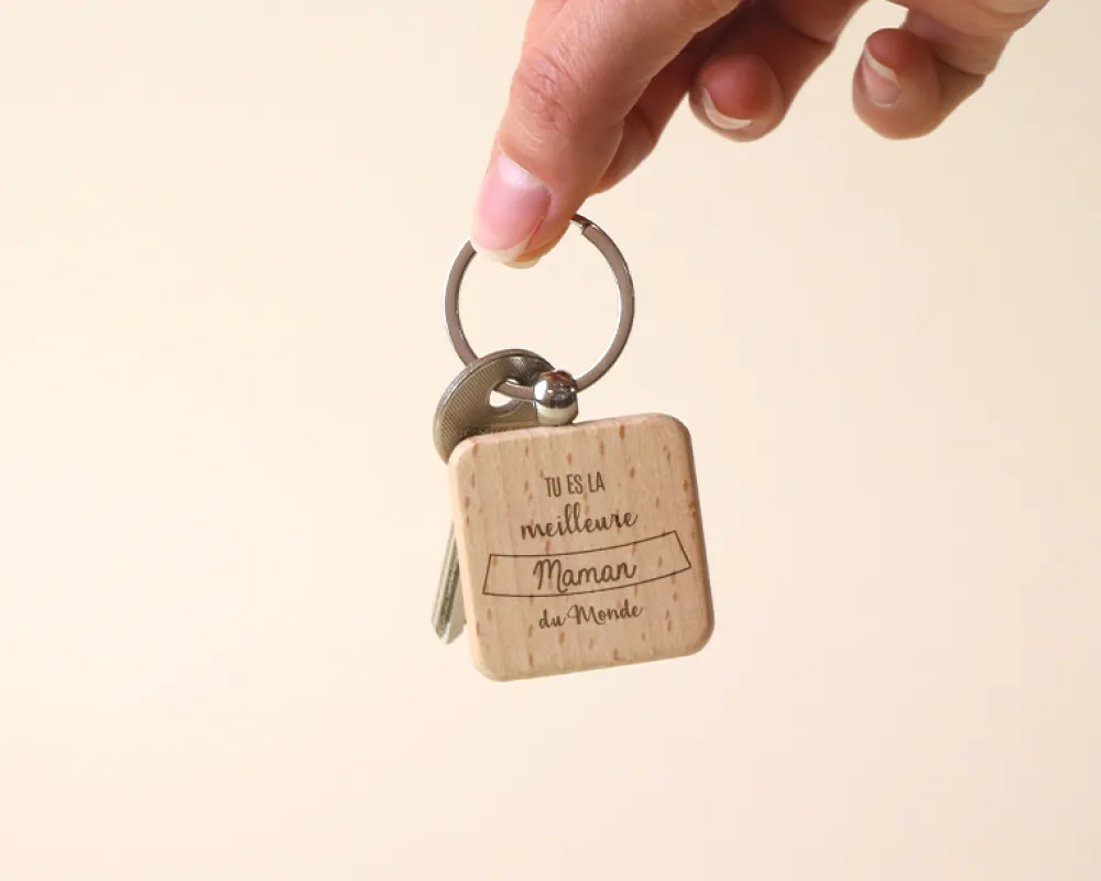 Porte-clés en bois personnalisé - Meilleure du Monde|Cadeaux.com