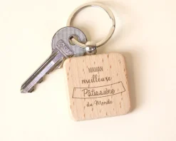 Porte-clés en bois personnalisé - Meilleure du Monde|Cadeaux.com
