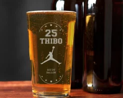 Verre à bière personnalisé prénom - Basket|Cadeaux.com Best